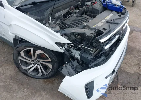 2021 Volkswagen Atlas 3.6L V6 Sel Premium z USA, uszkodzony, nr VIN 1V2TR2CA2MC547731